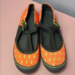 Muk Luk Orange Black Water Shoes Durable Soles